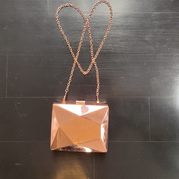 Carvela Kurt Geiger Rose Gold Metal Clutch with Chain - Picture 1 of 6